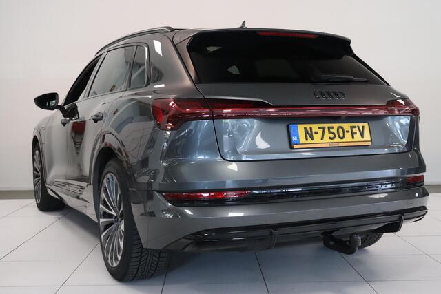 Audi e-tron 55 quattro S edition 95 kWh | PANO | SoH 94% | B&O premium | Matrix LED | 21"Lichtmetaal | Head UP | Trekhaak | Camera |