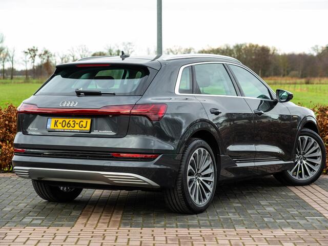 Audi e-tron 55 quattro Business edition 95 kWh | 21" LM | Luchtvering | Camera | Full Led | CarPlay | Elek klep | Elek stoelen | 1 eig & Voll Audi- dealer onderhouden MY2021