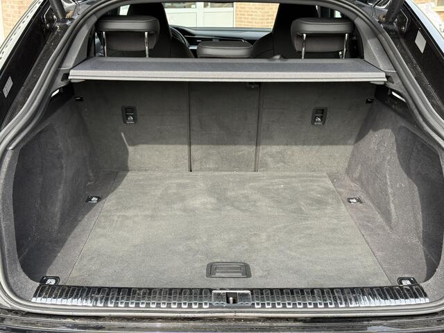 Audi e-tron Sportback 55 quattro S edition 95 kWh 408pk | Pano | Trekhaak | Leder | Matrix | HUD