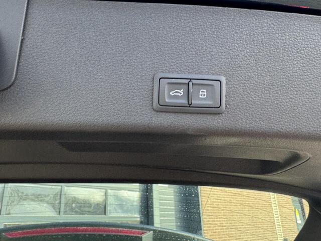 Audi e-tron 55 QUATTRO ADVANCED 95 KWH I SCHUIF/KANTELDAK I P-CAMERA I APPLE CARPLAY I STOELEN PAKKET