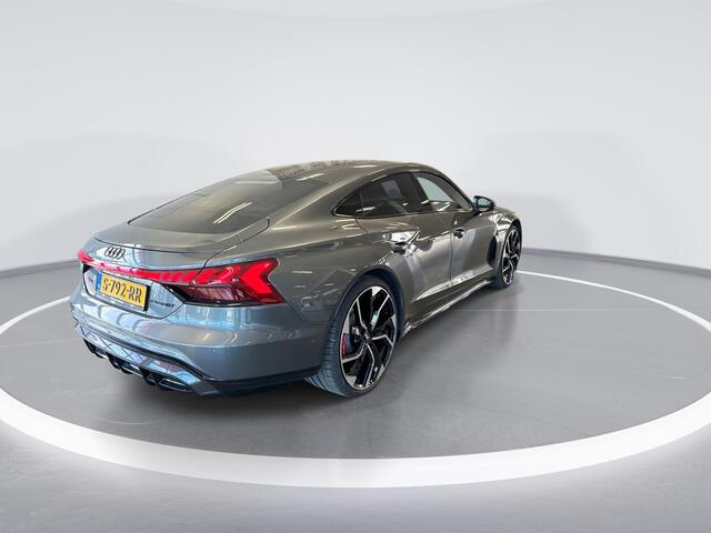 Audi e-tron GT RS 93 kWh 600pk · Carbon Optiekpakket · Nachtzichtassistent · Vierwielbesturing · Laser LED Matrix · Luchtvering · Voorstoelen met massagefunctie & ventilatie ·