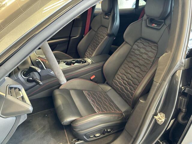 Audi e-tron GT RS 93 kWh 600pk · Carbon Optiekpakket · Nachtzichtassistent · Vierwielbesturing · Laser LED Matrix · Luchtvering · Voorstoelen met massagefunctie & ventilatie ·