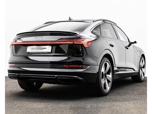 Audi e-tron Sportback 55 Quattro S-LINE 95 kWh (300kW/408pk) ** MATRIX, VIRTUAL SPIEGEL, LEDER, PANO, TREKH, 21-inch LMV, OPTIK SCHWARZ ** 1e EIG - UNFALLFREI ** ** INFORMEER OOK NAAR ONZE AANTREKKELIJKE FINANCIAL-LEASE TARIEVEN **