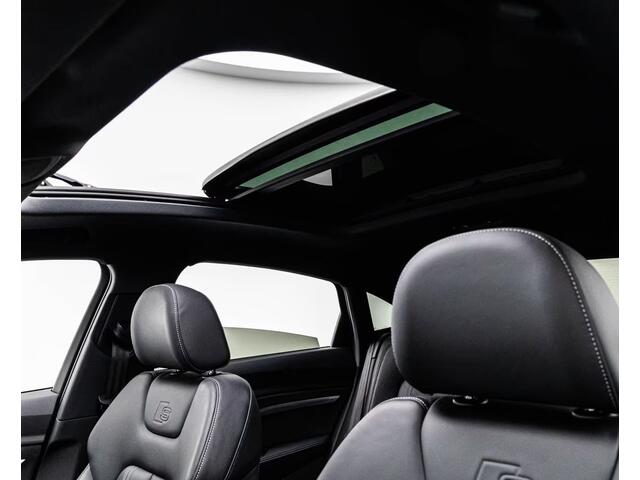 Audi e-tron Sportback 55 Quattro S-LINE 95 kWh (300kW/408pk) ** MATRIX, VIRTUAL SPIEGEL, LEDER, PANO, TREKH, 21-inch LMV, OPTIK SCHWARZ ** 1e EIG - UNFALLFREI ** ** INFORMEER OOK NAAR ONZE AANTREKKELIJKE FINANCIAL-LEASE TARIEVEN **
