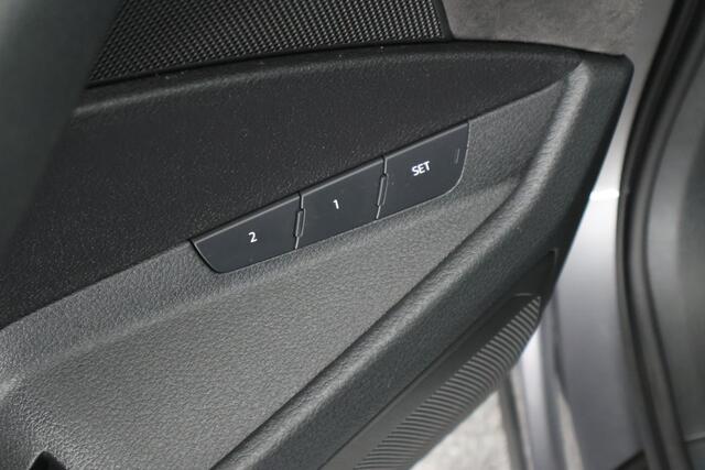 Audi e-tron 55 quattro 95 kWh 408pk SOH 95% Trekhaak 360Camera ACC Keyless Stoelverwarming Memory Navigatie