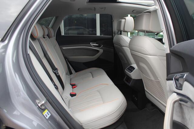 Audi e-tron e-tron 55 quattro advanced Pro Line Plus 95 kWh / Full option! / Trekhaak / Panoramadak / 360Camera / Head-up / B&O / Keyless / 21'' / Softclose / Stoelmassage / Luxe Leder / Nachtzicht / DAB / ACC