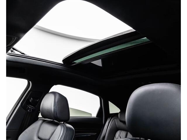Audi e-tron Sportback 55 Quattro S-LINE 95 kWh (300kW/408pk) ** S-LINE, LEDER, ACC, HuD, PANORAMA, 20-inch LMV, ** 1e EIG - UNFALLFREI ** ** INFORMEER OOK NAAR ONZE AANTREKKELIJKE FINANCIAL-LEASE TARIEVEN **