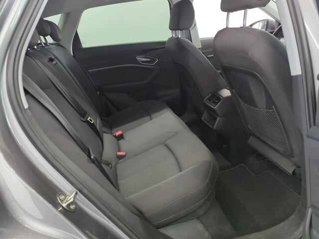 Audi e-tron 55 Quattro SOH 94% Business edition 95 kWh Trekhaak