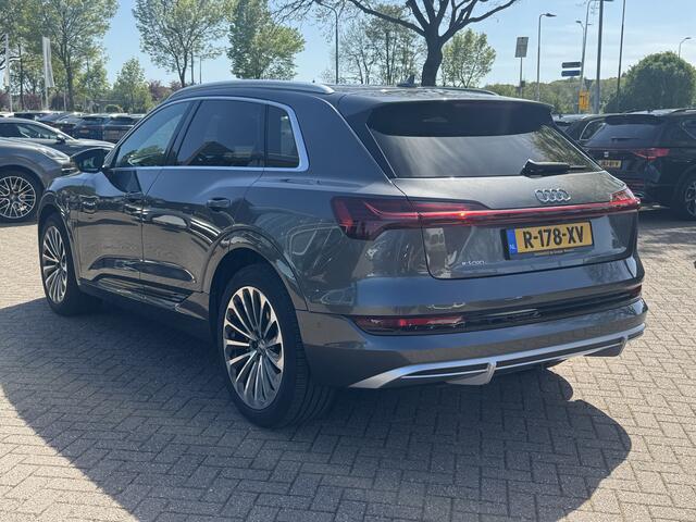 Audi e-tron 55 quattro S edition 95 kWh / SoH 96,4% / 50.621 km! / Trekhaak / Camera / Keyless / B&O / 21'' / Luchtvering / CarPlay / Stoelverwarming / DAB / ACC