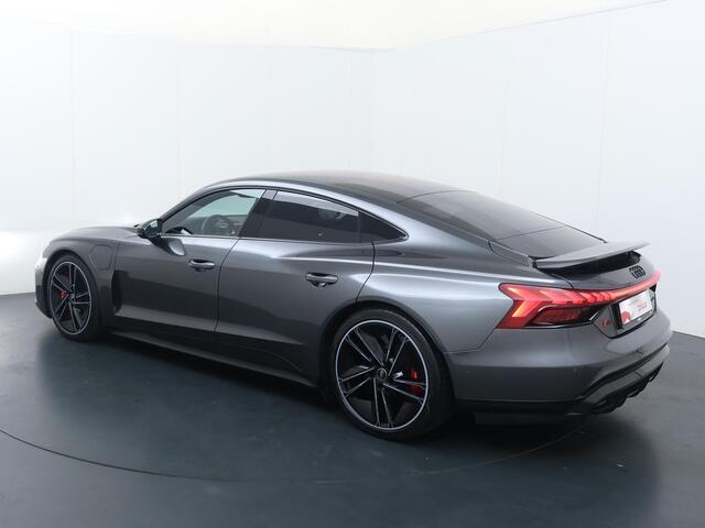 Audi e-tron GT RS 93 kWh | 598 PK | SoH 100% | Automaat | Adaptive Cruise Control | Keramische remschijven | Head-up Display | 360 graden camera | Stoelverwarming + verkoeling + massage | Carbon delen exterieur + Interieur | S Line |