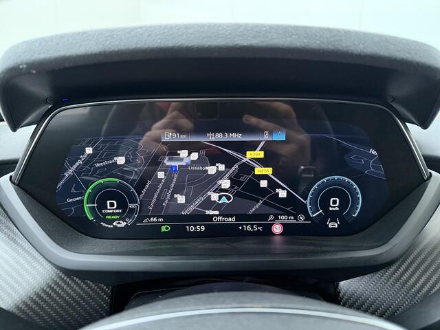 Audi e-tron GT RS 93 kWh | 598 PK | SoH 100% | Automaat | Adaptive Cruise Control | Keramische remschijven | Head-up Display | 360 graden camera | Stoelverwarming + verkoeling + massage | Carbon delen exterieur + Interieur | S Line |