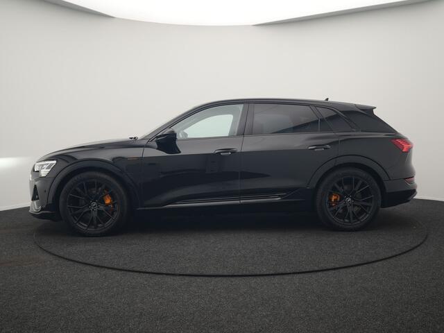 Audi e-tron 50 Quattro Black Edition 313pk Dealer O.H. | Luchtvering | Trekhaak | Camera | Head Up | Lederen Sportstoelen Memory & Verwarmd | Bang & Olufsen | Cruise Control | Keyless | Sfeerverlichting | Apple Carplay | Navigatie | DAB | 21''L.M |