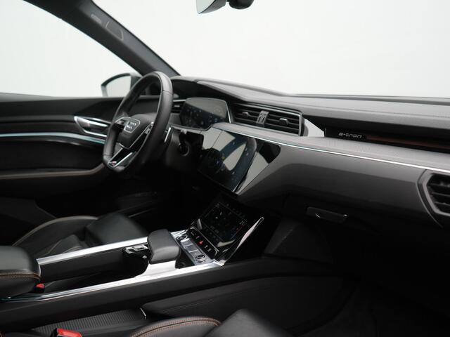 Audi e-tron 50 Quattro Black Edition 313pk Dealer O.H. | Luchtvering | Trekhaak | Camera | Head Up | Lederen Sportstoelen Memory & Verwarmd | Bang & Olufsen | Cruise Control | Keyless | Sfeerverlichting | Apple Carplay | Navigatie | DAB | 21''L.M |