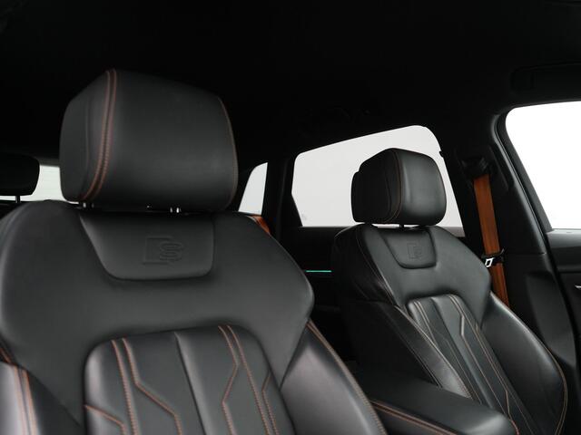 Audi e-tron 50 Quattro Black Edition 313pk Dealer O.H. | Luchtvering | Trekhaak | Camera | Head Up | Lederen Sportstoelen Memory & Verwarmd | Bang & Olufsen | Cruise Control | Keyless | Sfeerverlichting | Apple Carplay | Navigatie | DAB | 21''L.M |