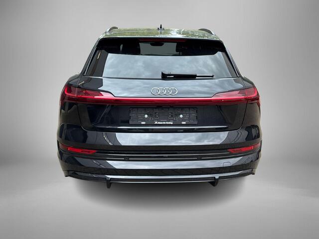 Audi e-tron 55 408pk Quattro S edition 95 kWh · Camera · Luchtvering · Navigatie · Head-Up · P-Sensoren · Stoelverwarming · 21'' Inch ·