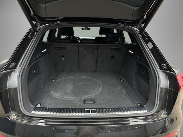 Audi e-tron 55 408pk Quattro S edition 95 kWh · Camera · Luchtvering · Navigatie · Head-Up · P-Sensoren · Stoelverwarming · 21'' Inch ·