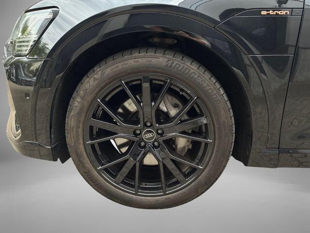 Audi e-tron 55 408pk Quattro S edition 95 kWh · Camera · Luchtvering · Navigatie · Head-Up · P-Sensoren · Stoelverwarming · 21'' Inch ·