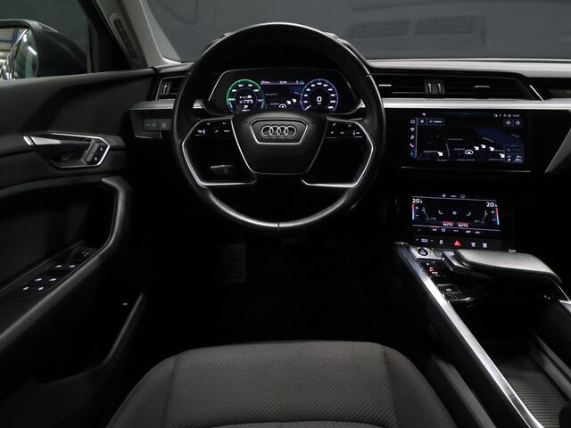 Audi e-tron 55 quattro edition 95 kWh [APPLE CARPLAY, LED, ADAPTIEVE DEMPING, CRUISE CONTROL, ANDROID, DIGITAL DASH, ELEKTRISCHE ACHTERKLEP, NAVIGATIE, NIEUWSTAAT]