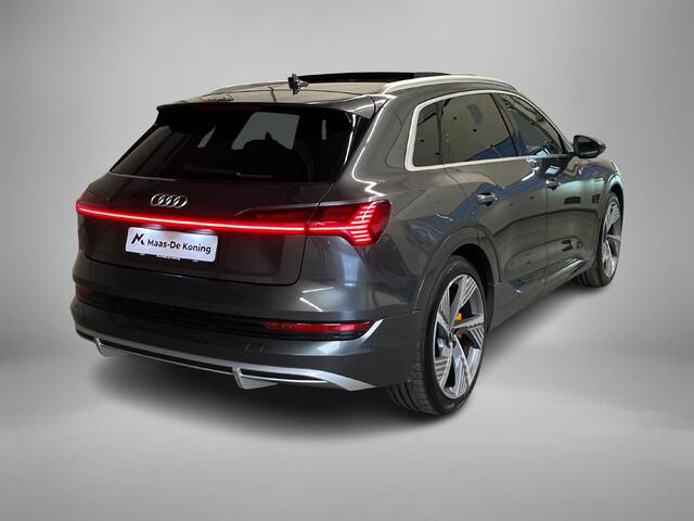 Audi e-tron 55 quattro S edition 95 kWh 300kW/408PK · Panoramadak · Luchtvering · Bang & Olufsen · 360 gr. Camera · Dodehoeksensor · Apple/Android Car Play · Drive select