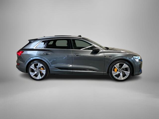 Audi e-tron 55 quattro S edition 95 kWh 300kW/408PK · Panoramadak · Luchtvering · Bang & Olufsen · 360 gr. Camera · Dodehoeksensor · Apple/Android Car Play · Drive select