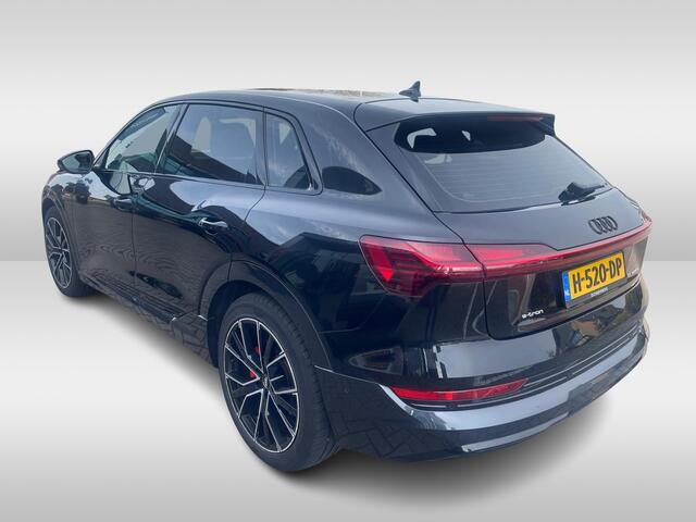 Audi e-tron e-tron 55 quattro advanced 95 kWh / Camera / Half leder / Navigatie / Blackpack / 21'' / Stoelverwarming / DAB / Cruise Control / Rijstrooksensor