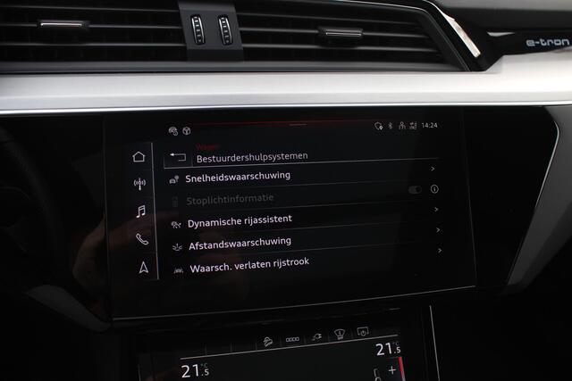 Audi e-tron e-tron 55 quattro advanced 95 kWh / Camera / Half leder / Navigatie / Blackpack / 21'' / Stoelverwarming / DAB / Cruise Control / Rijstrooksensor