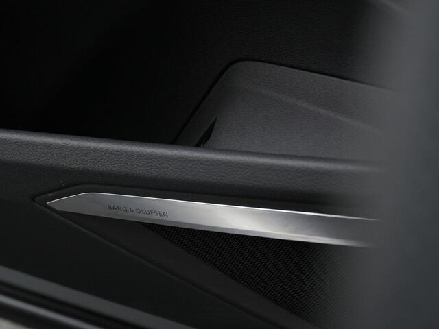 Audi e-tron 55 Edition 408 pk Quattro S-Line | Panoramadak | Trekhaak | Nachtzicht | Head-up display | Bang & Olufsen | Leder/alcantara