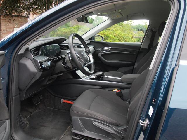 Audi e-tron 50 quattro edition 71 kWh | Trekhaak | 21 Inch Velgen | DAB | Parkeersensoren | Dealer onderhouden | NL-Auto |