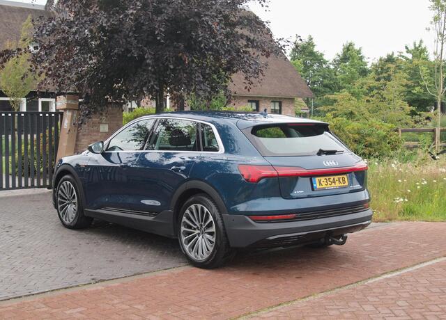 Audi e-tron 50 quattro edition 71 kWh | Trekhaak | 21 Inch Velgen | DAB | Parkeersensoren | Dealer onderhouden | NL-Auto |