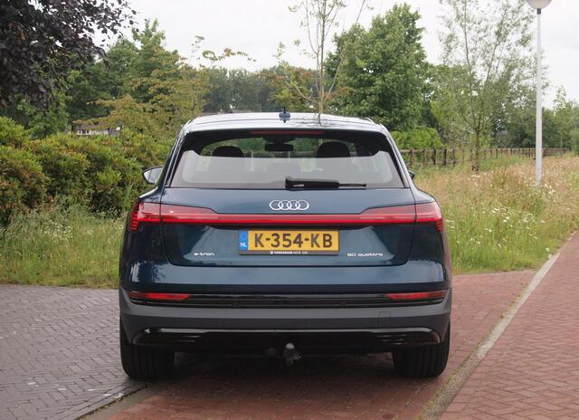 Audi e-tron 50 quattro edition 71 kWh | Trekhaak | 21 Inch Velgen | DAB | Parkeersensoren | Dealer onderhouden | NL-Auto |