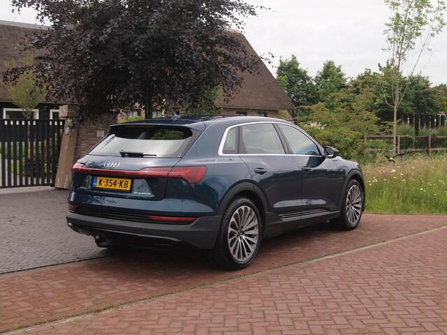 Audi e-tron 50 quattro edition 71 kWh | Trekhaak | 21 Inch Velgen | DAB | Parkeersensoren | Dealer onderhouden | NL-Auto |