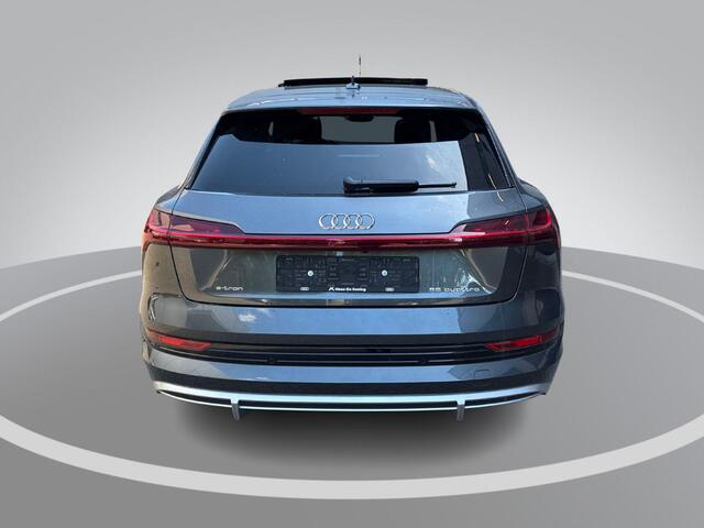 Audi e-tron 55 408pk Quattro S edition 95 kWh · Panoramadak · 360 Camera · B&O Audio · Stoelverwarming · Luchtvering · 21'' Inch ·