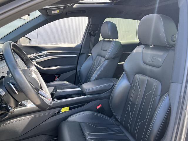 Audi e-tron 55 quattro S-Line 95 kWh / 94% SOH/ LUCHTVERING/ 408 PK/ PANO/ 2X S-LINE/ CAMERA/ PARK. SENSOREN/ MEMORY SEATS/ ELEK. ACHTERKLEP/ STOELVERWARM./ SMARTPHONE INTERFACE/ ADAPT. CRUISE/ AFDAAL ASSISTENT/ NAVI/ CLIMA/ DAB