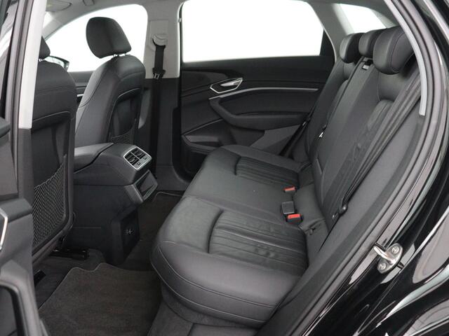 Audi e-tron e-tron 50 quattro Launch edition plus 71 kWh | SOH 90.6 | Panoramadak | Luchtvering | Adaptive cruise | Leder | Carplay | Memory | Stoelverwarming | Navi. Full map | PDC