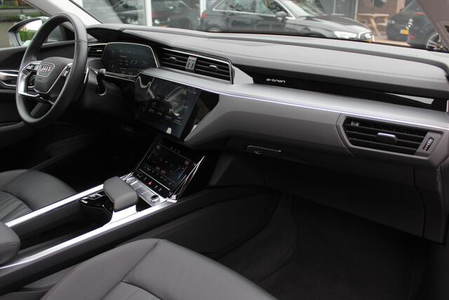 Audi e-tron e-tron 50 quattro Launch edition plus 71 kWh / Panoramadak / Camera / Luchtvering / Intr.voorverwarming / Leder&Alcantara / 20'' / Navigatie / DAB / Stoelverwarming / ACC