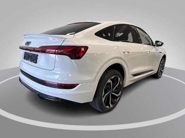 Audi e-tron Sportback 55 quattro S edition 95 kWh 408pk · SOH 99,2% · Panoramadak · 360 Camera · Bang & Olufsen Sound · Afneembare Trekhaak · Matrix LED · Apple/Android Car Play ·