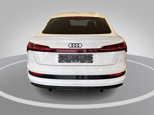 Audi e-tron Sportback 55 quattro S edition 95 kWh 408pk · SOH 99,2% · Panoramadak · 360 Camera · Bang & Olufsen Sound · Afneembare Trekhaak · Matrix LED · Apple/Android Car Play ·