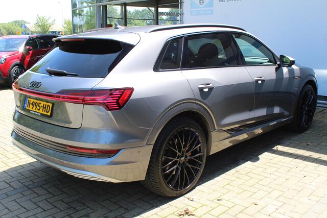 Audi e-tron e-tron 55 quattro advanced Pro Line Plus 95 kWh | SoH 92% | Incl. 12 maanden Garantie | Panorama dak | Luchtvering | Bang & Olufsen Audiosysteem | Elektrisch verstelbare stoelen met memory | Soft close | Afneembare trekhaak | 360° Camera | Adaptive cruise