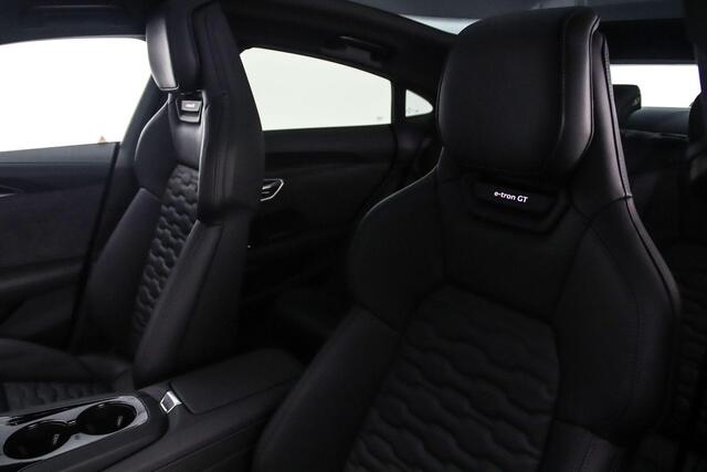 Audi e-tron GT e-tron GT | Assistentie pakket plus | Luchtvering | Matrix LED | Stoelventilatie | Adaptieve Cruise Control | Sportstoelen