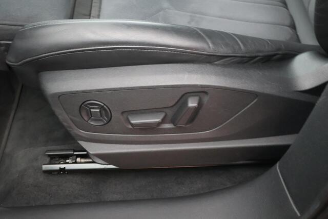 Audi e-tron 55 408pk quattro Advanced edition 95 kWh Trekhaak 360Camera Luchtvering Memory Keyless Navigatie ACC