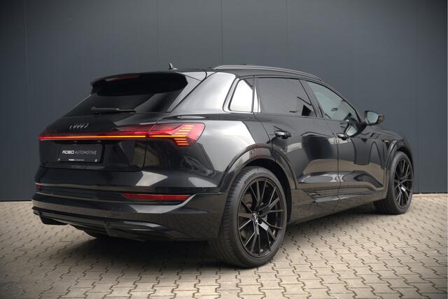 Audi e-tron e-tron 50 quattro Launch edition Black 71 kWh | Black Edition | Panoramadak | Memory Seat | Luchtvering | Adaptive Cruise Control | Keyless | Matrix LED | Trekhaak | Stoelverwarming | NAP |