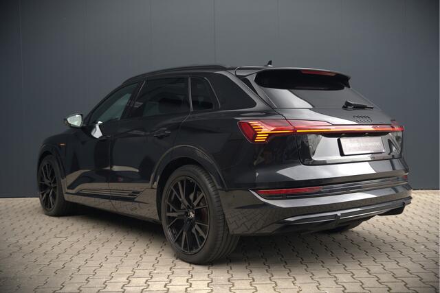 Audi e-tron e-tron 50 quattro Launch edition Black 71 kWh | Black Edition | Panoramadak | Memory Seat | Luchtvering | Adaptive Cruise Control | Keyless | Matrix LED | Trekhaak | Stoelverwarming | NAP |