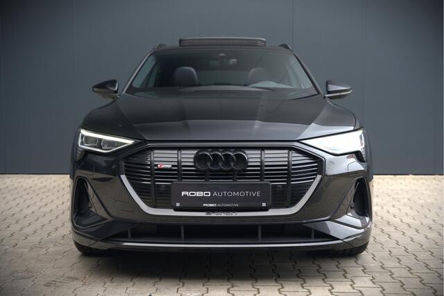 Audi e-tron e-tron 50 quattro Launch edition Black 71 kWh | Black Edition | Panoramadak | Memory Seat | Luchtvering | Adaptive Cruise Control | Keyless | Matrix LED | Trekhaak | Stoelverwarming | NAP |