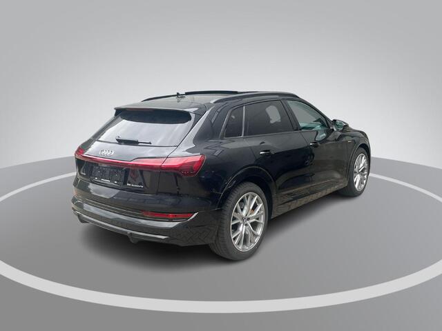 Audi e-tron 55 quattro 408pk S edition · Panoramadak · Luchtvering · 360 Camera · Apple/Android Car Play · Stoelverwarming · 21'' Inch ·