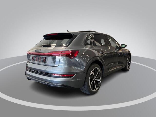 Audi e-tron 55 Quattro 408pk S Edition 95 kWh · SOH 95,8% · Panoramadak · Luchtvering · 360 Camera · Elek. Voorstoelen · Elek. Achterklep · Stoel-& Stuurverwarming · 21'' Inch ·