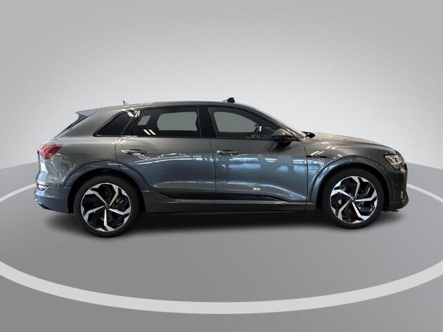 Audi e-tron 55 Quattro 408pk S Edition 95 kWh · SOH 95,8% · Panoramadak · Luchtvering · 360 Camera · Elek. Voorstoelen · Elek. Achterklep · Stoel-& Stuurverwarming · 21'' Inch ·