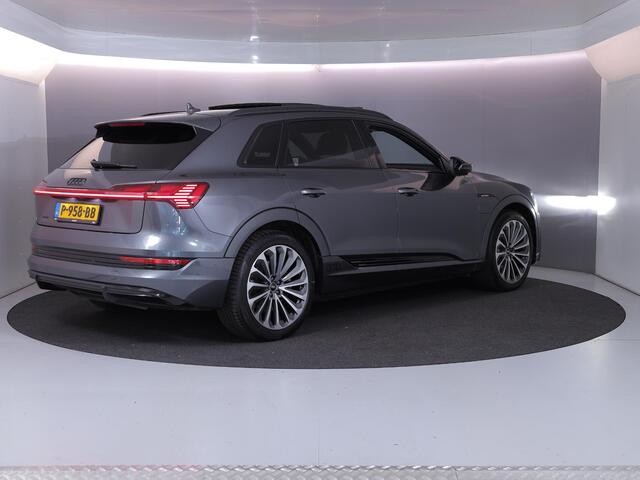 Audi e-tron 55 quattro S edition 95 kWh 408 pk | SOH 95,17% | Navigatie | Panoramadak | Parkeersensoren | Rondomzicht camera | B&O Soundsystem | Head-up display | Lederen bekleding | S-Line |