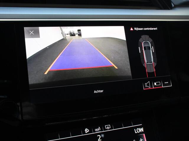 Audi e-tron e-tron 50 quattro Launch edition Navigatie Climate Control Parkeer Sensoren Lichtmetalen velgen