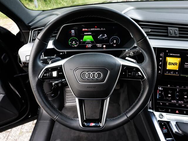 Audi e-tron 55 quattro S edition 95 kWh 1e-Eig. & Keurig-Onderh. BOVAG-Garantie. NL-Auto.