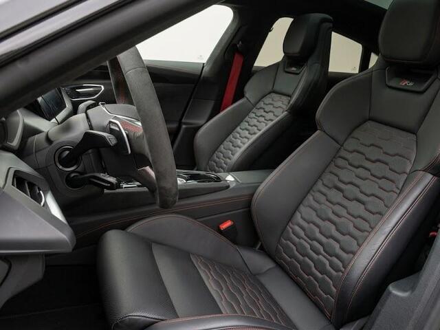 Audi e-tron GT RS 93 kWh 599pk | Panoramadak | Navigatie | Head Up display |Stoelverwaming en ventilatie | RS Design pakket | Laser led koplampen